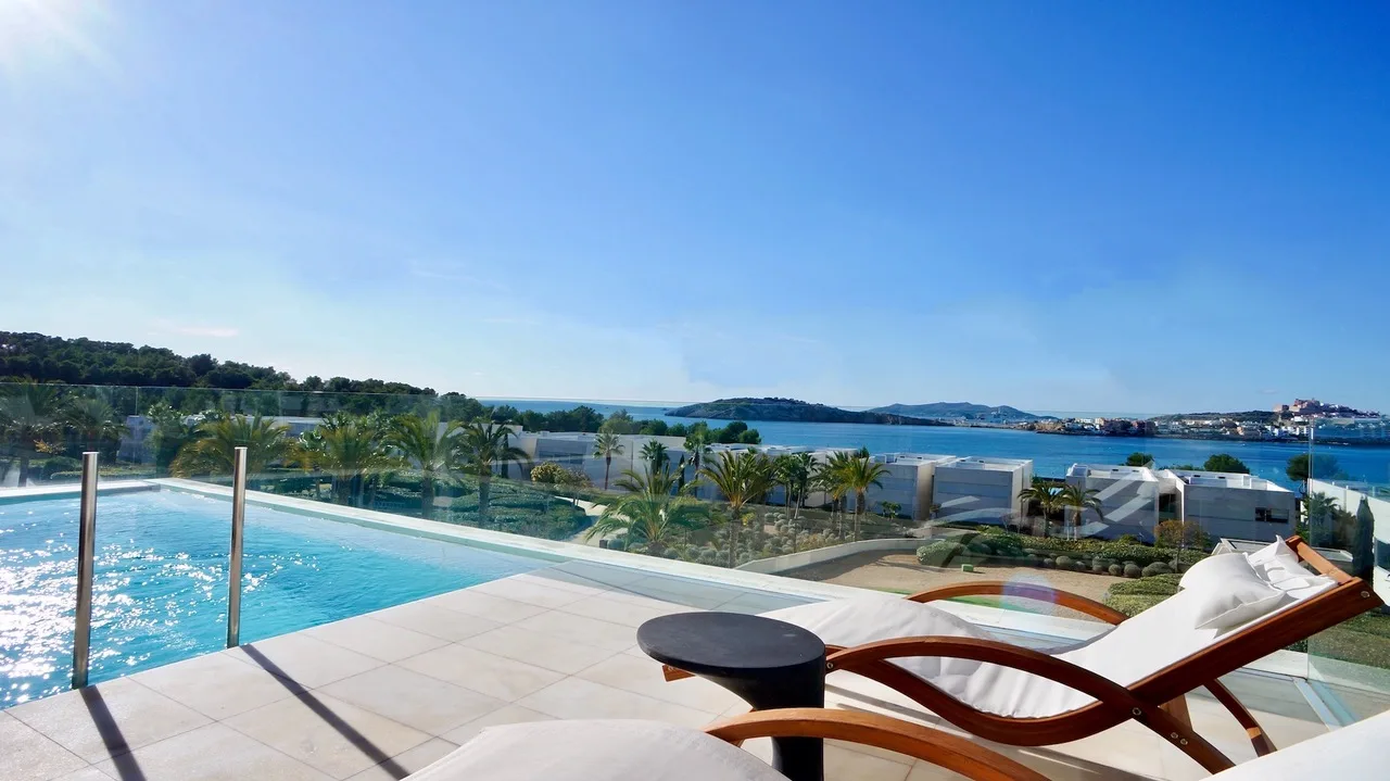 Es Pouet gated community with sea access