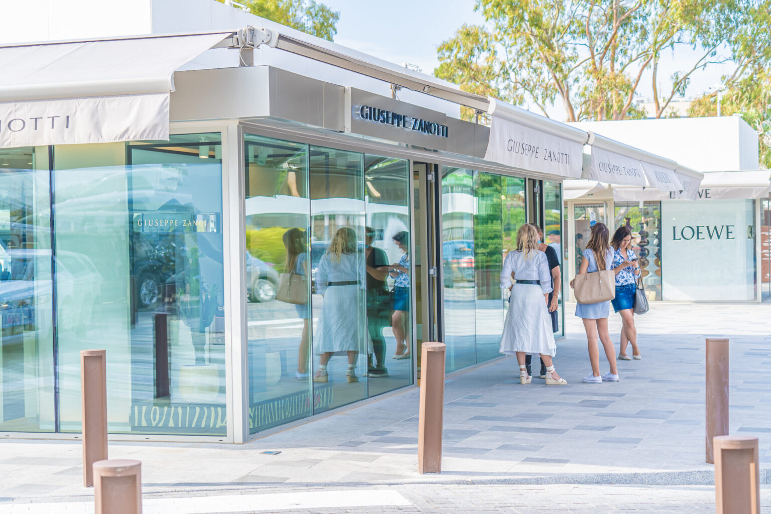 Las tiendas de ropa más exclusivas de Estela Exclusive Homes